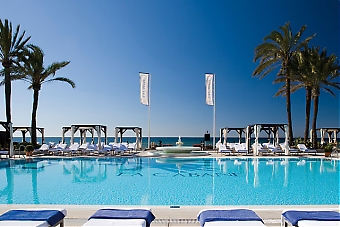 Efter att ha varit stängt i 13 månader öppnade Hotel Los Monteros i augusti på nytt. Det gjorde även hotellets exklusiva 
Beach Club La Cabane, av många ansedd som den finaste på Costa del Sol. Foto: Los Monteros